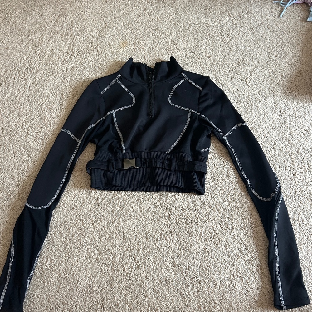 Women's Zip Up Athletic Top (Size M)